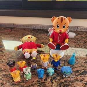 Daniel Tiger lot